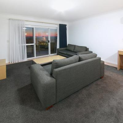 Hillarys 2 Bed Ocean View 1200px 01
