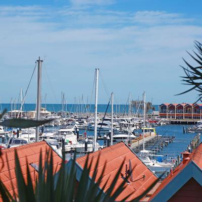 Hillarys 2 Bed Ocean View 1200px 04