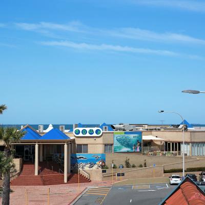 Hillarys 2 Bed Ocean View 1200px 06